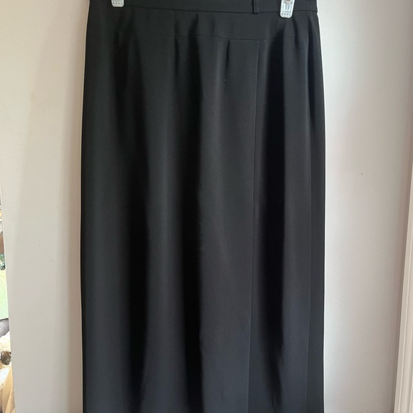 Gorgeous two-piece pantsuit with blazer and long skirt - Picture 5 of 8